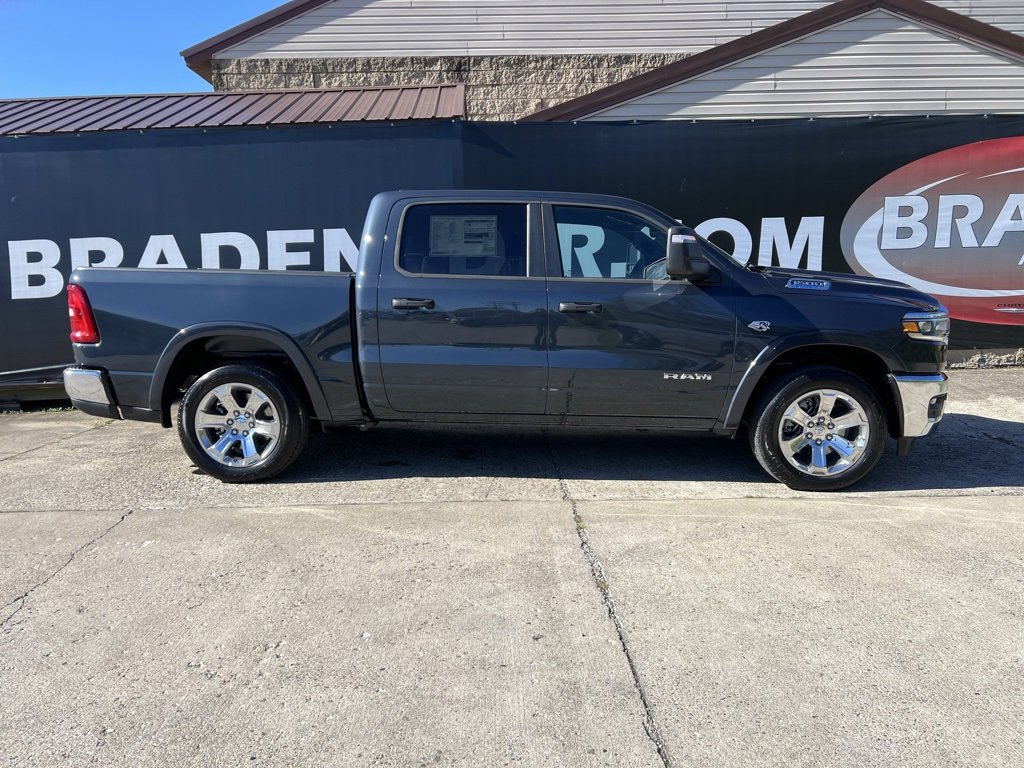 New 2026 RAM 1500 4x4 Crew Cab image 8
