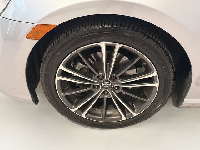Used 2015 Scion FR-S RWD image 21