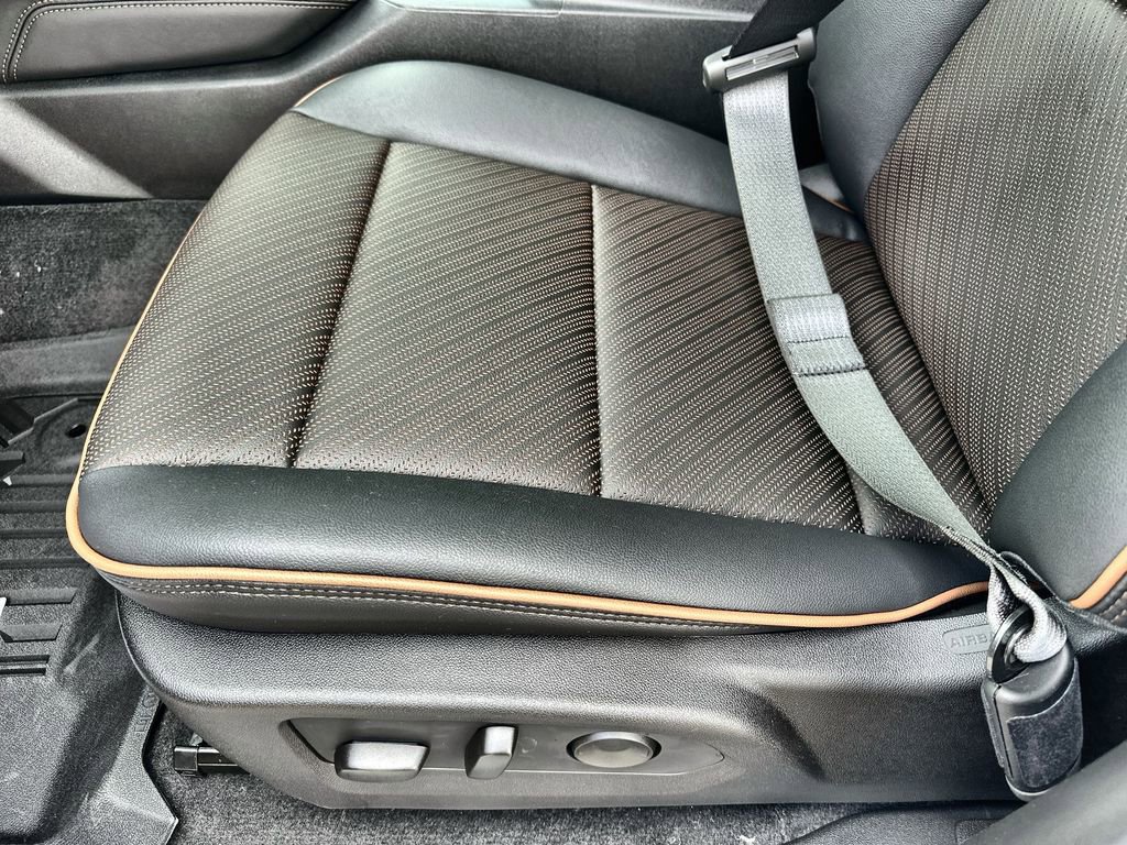 New 2026 GMC Canyon AT4 w/ AT4 Premium Package AWD/4WD image 25