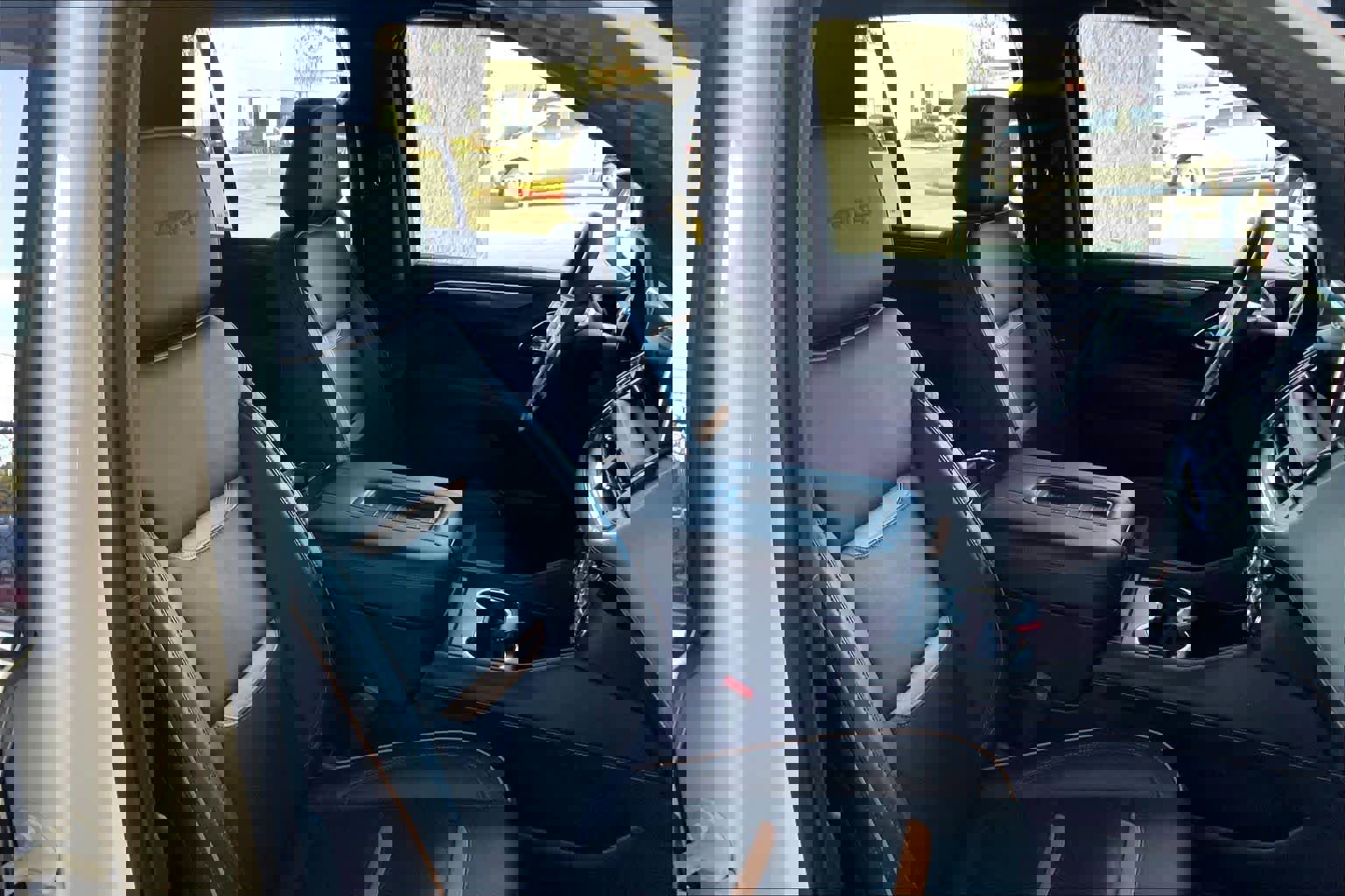 Used 2024 GMC Yukon AT4 w/ AT4 Premium Package image 8