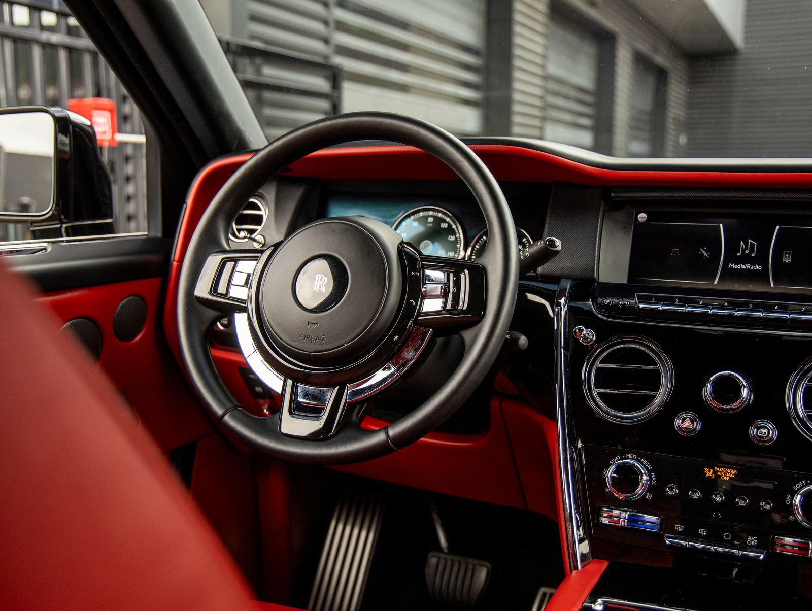 Certified 2021 Rolls-Royce Cullinan image 45