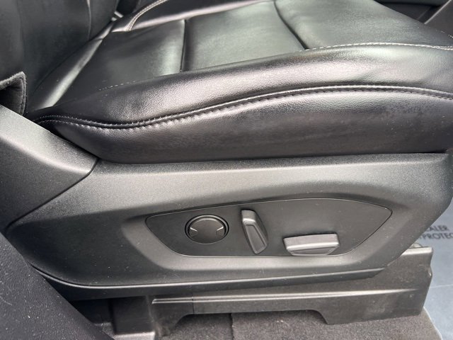 Used 2021 Ford Explorer XLT w/ Equipment Group 202A image 12