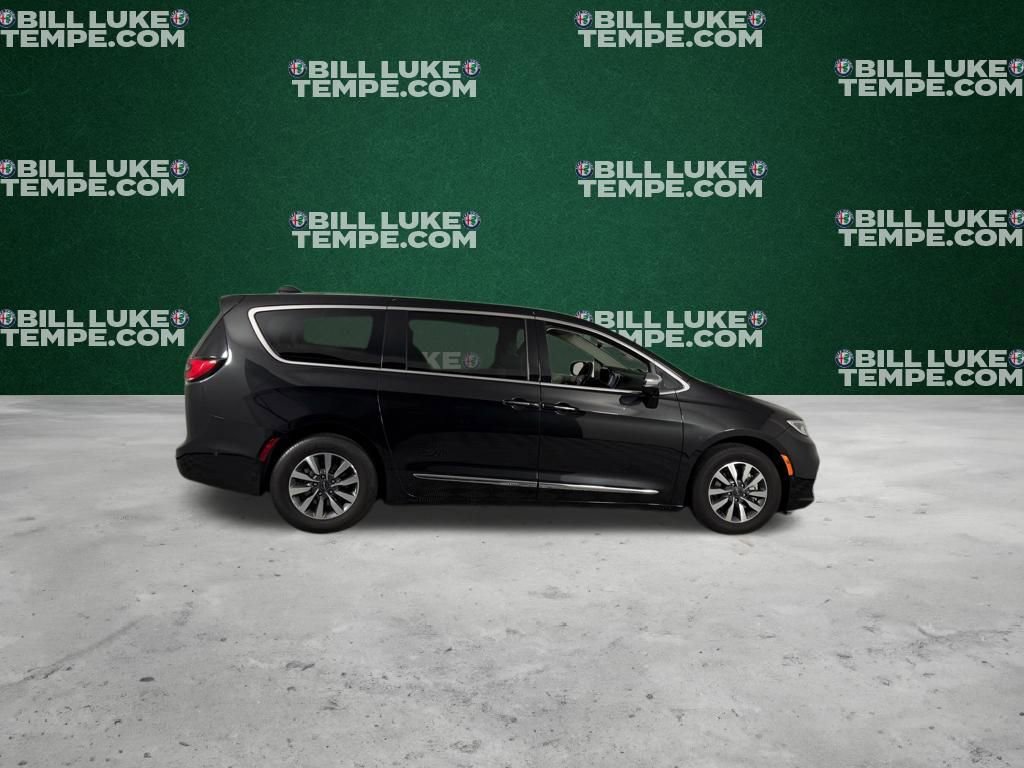 Used 2023 Chrysler Pacifica Limited image 7
