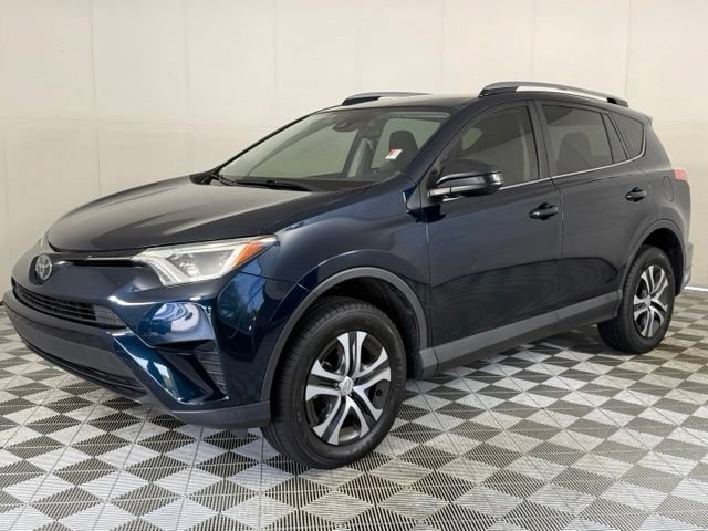 Used 2018 Toyota RAV4 LE FWD video 2