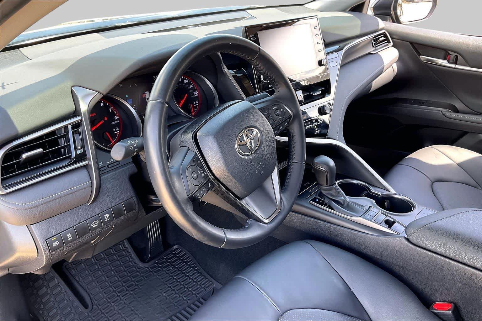 Used 2021 Toyota Camry XSE FWD image 18