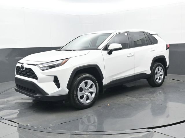 Used 2025 Toyota RAV4 LE image 21