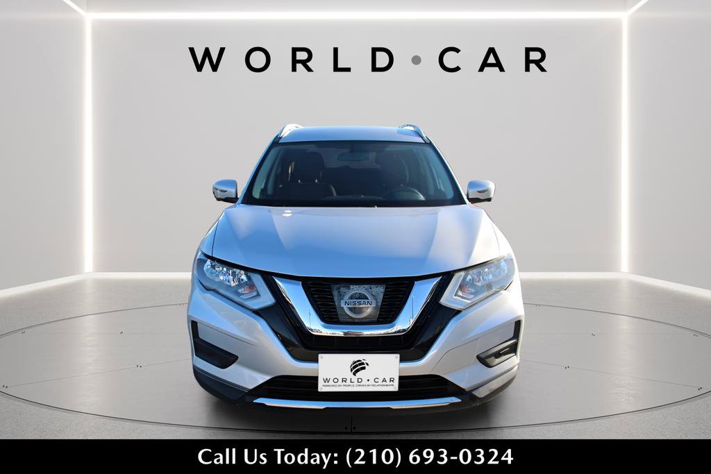 Used 2017 Nissan Rogue SV w/ SV Premium Package AWD/4WD image 2