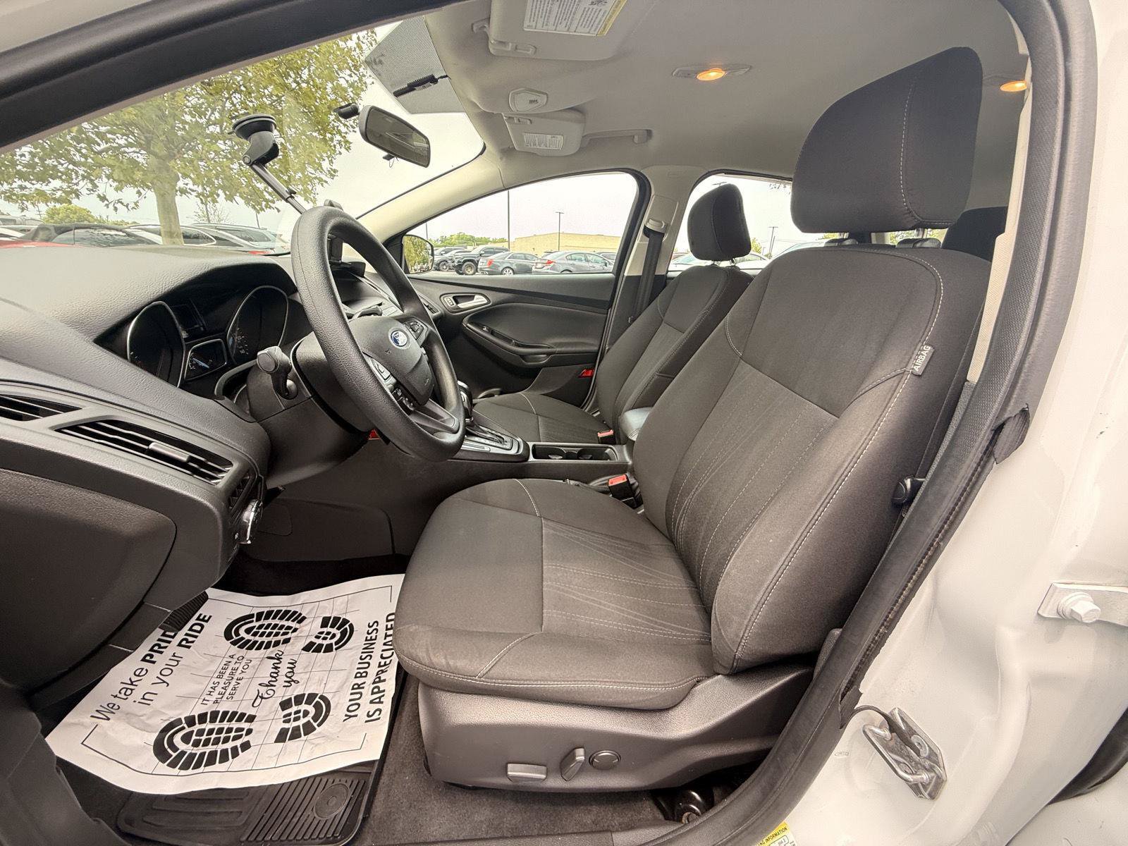 Used 2016 Ford Focus SE w/ SE Power Seat Package FWD image 14