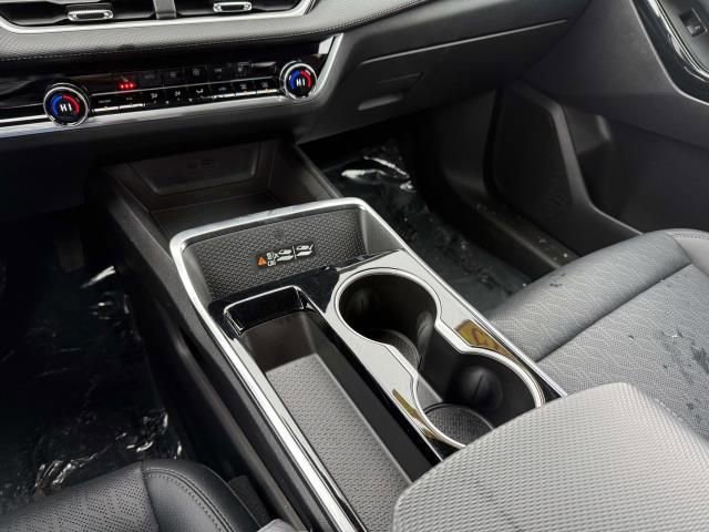 Used 2025 Chevrolet Equinox LT w/ Convenience Package II image 30