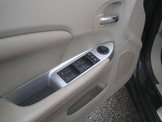 Used 2011 Chrysler 200 Limited FWD image 24