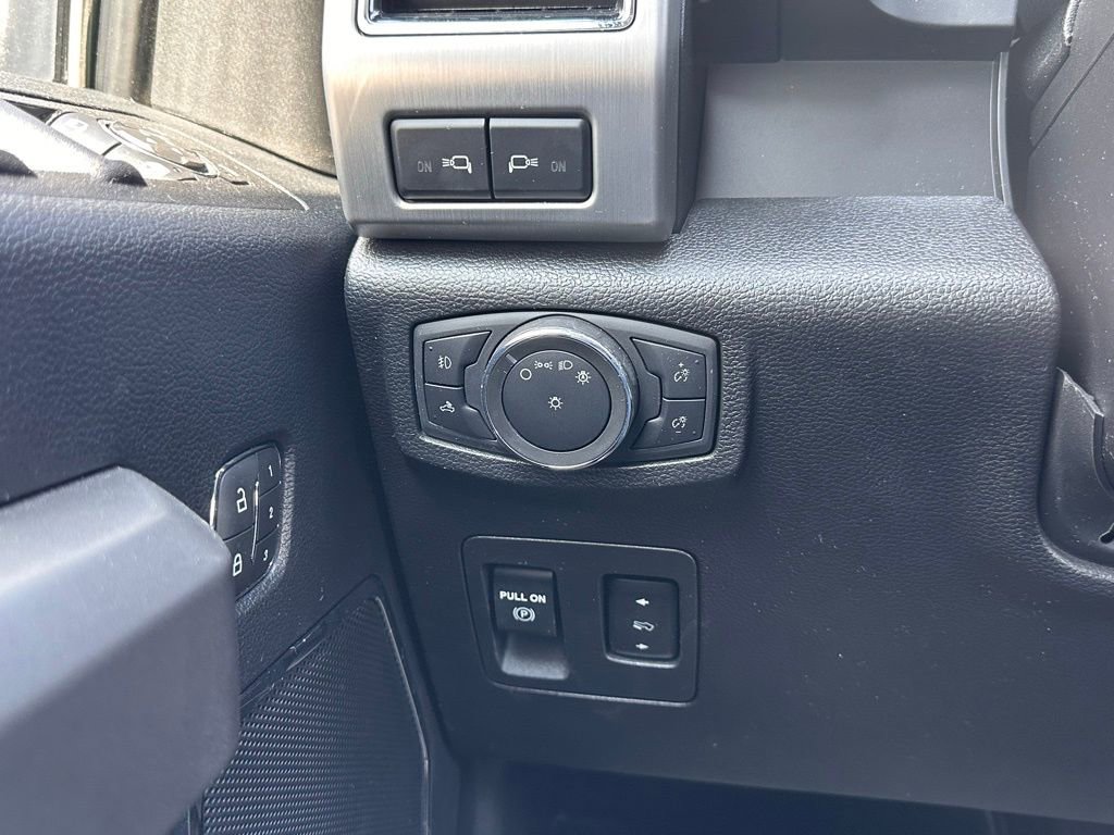 Used 2020 Ford F150 Platinum w/ Equipment Group 701A Luxury image 29