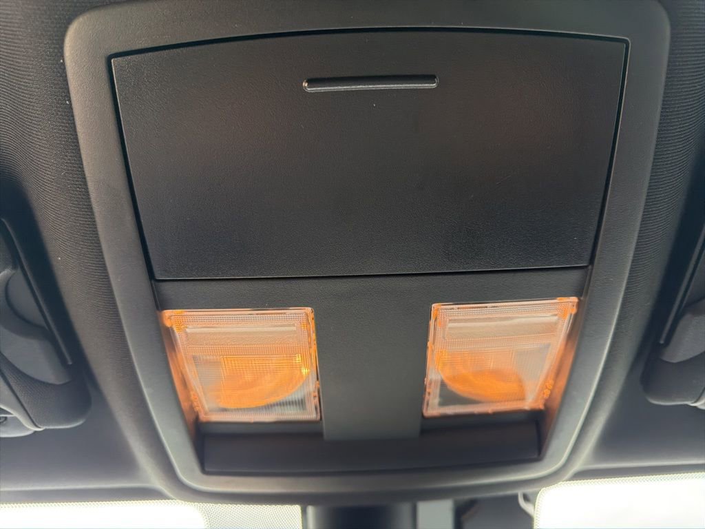 Used 2019 Dodge Challenger SXT image 15