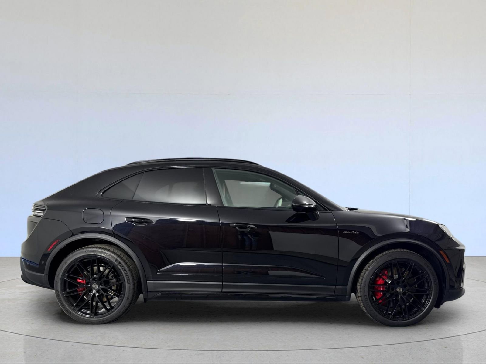 New 2025 Porsche Macan Turbo Electric image 9
