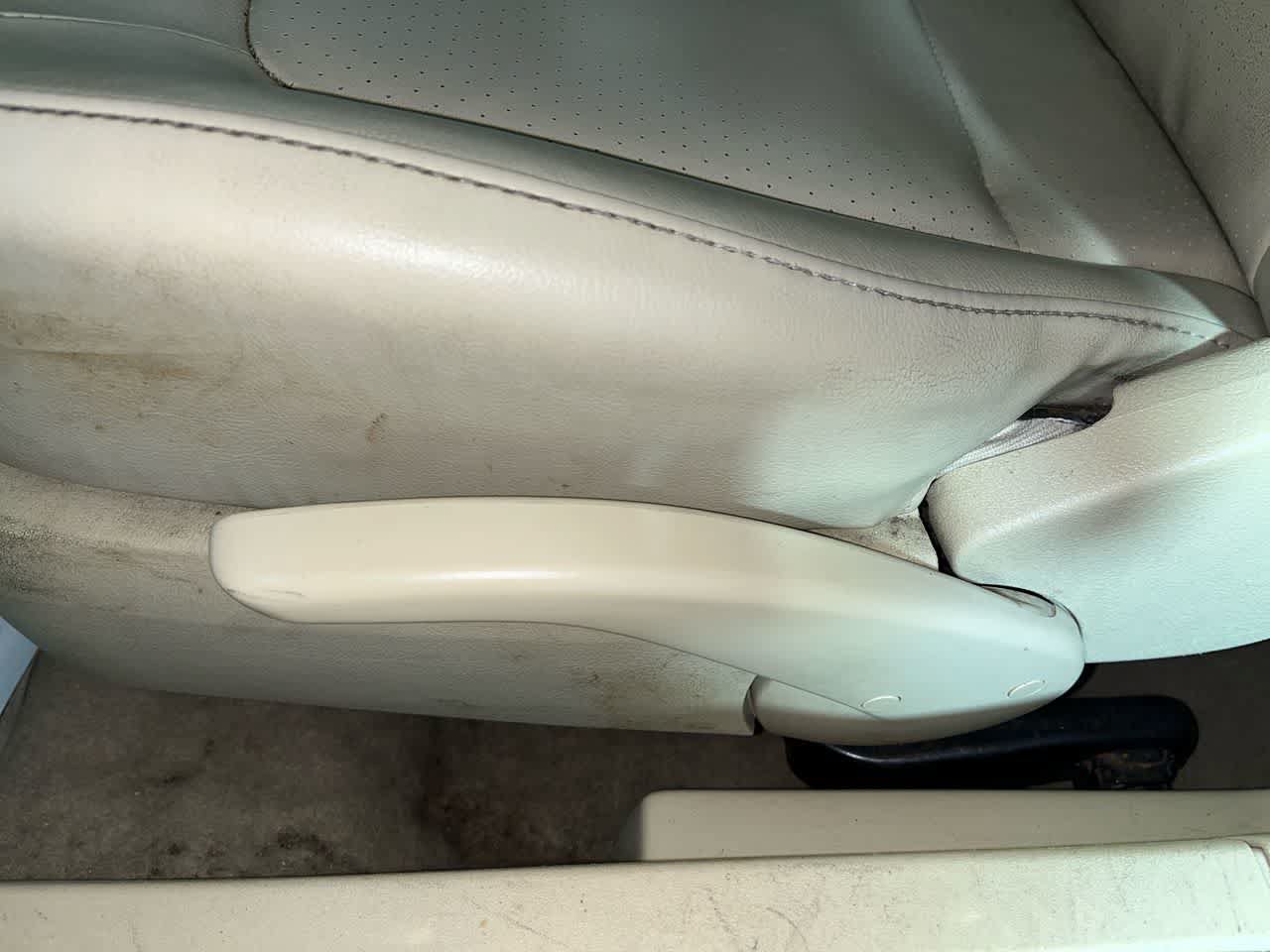 Used 2008 Volkswagen Beetle SE FWD image 14