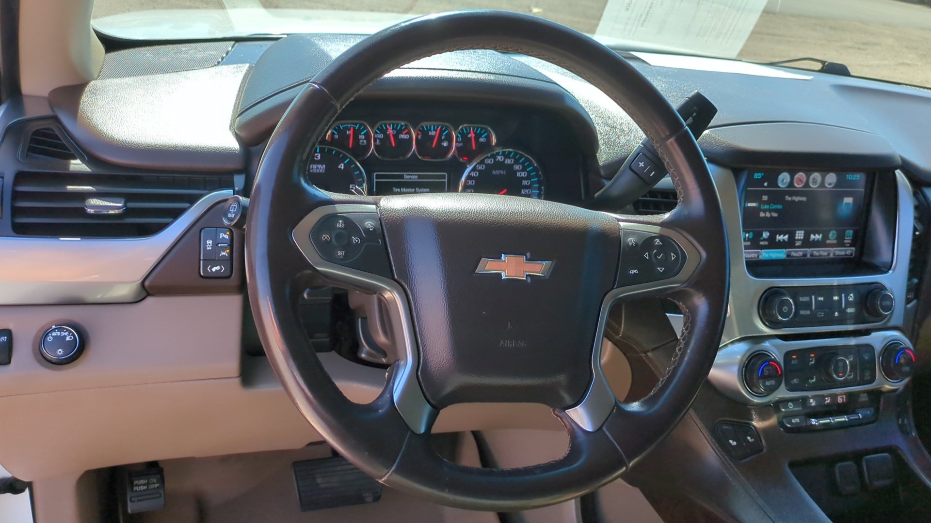 Used 2019 Chevrolet Suburban LT RWD image 16