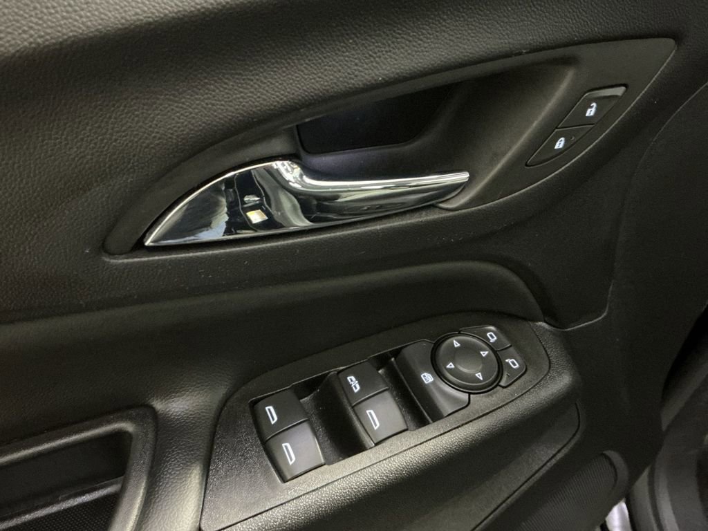 Used 2023 Chevrolet Equinox LT image 23