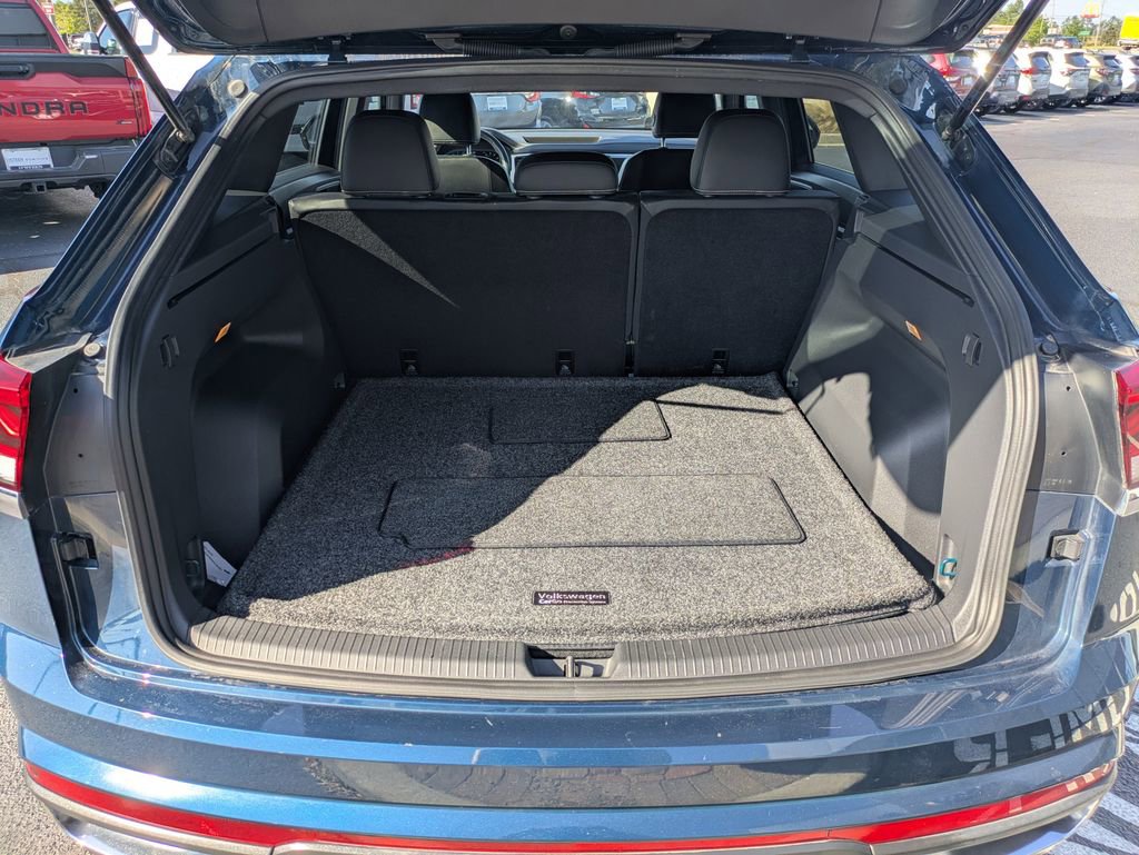Certified 2022 Volkswagen Atlas Cross Sport SE image 14