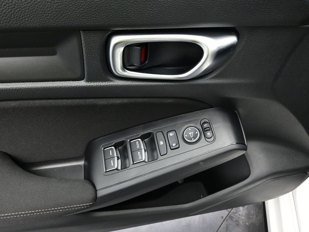 Used 2025 Honda Civic Sport image 17