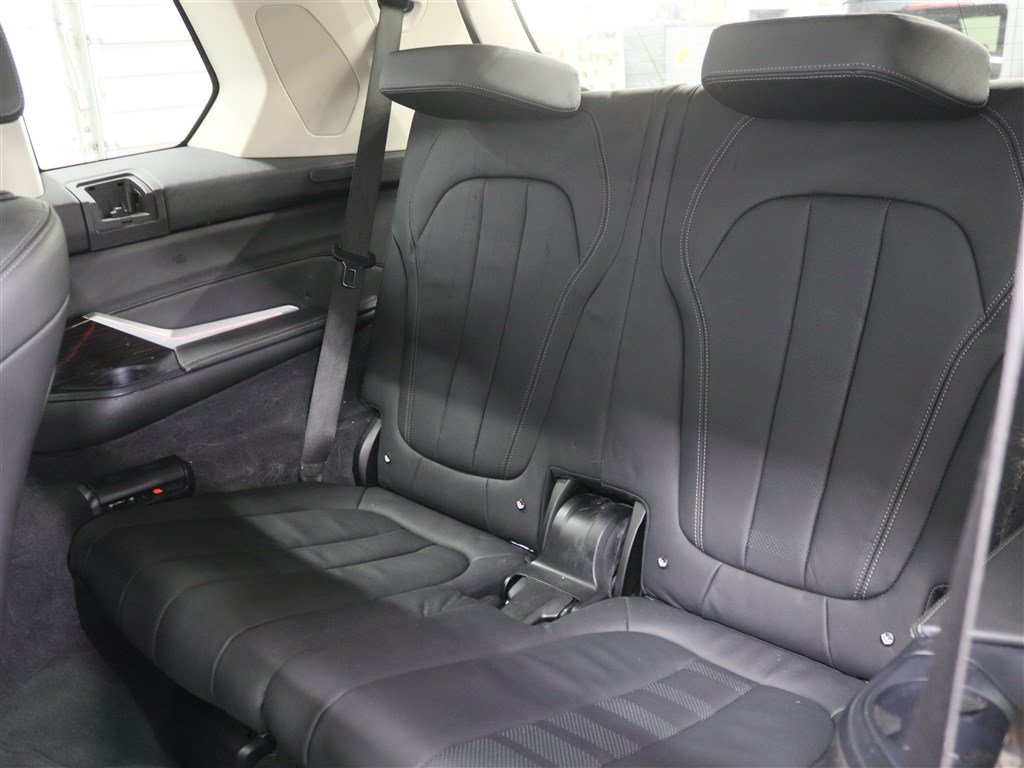 Used 2021 BMW X7 xDrive40i w/ Premium Package AWD/4WD image 22