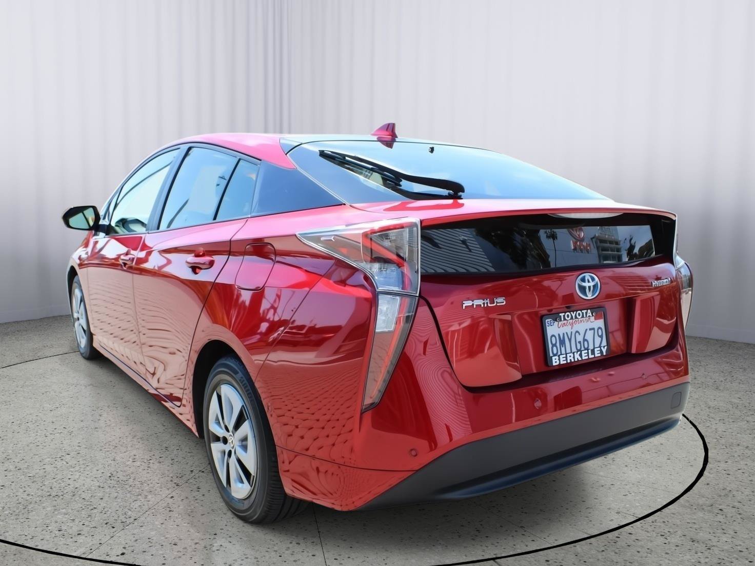Used 2018 Toyota Prius Two w/ Prius Two Safety Plus Package FWD image 6
