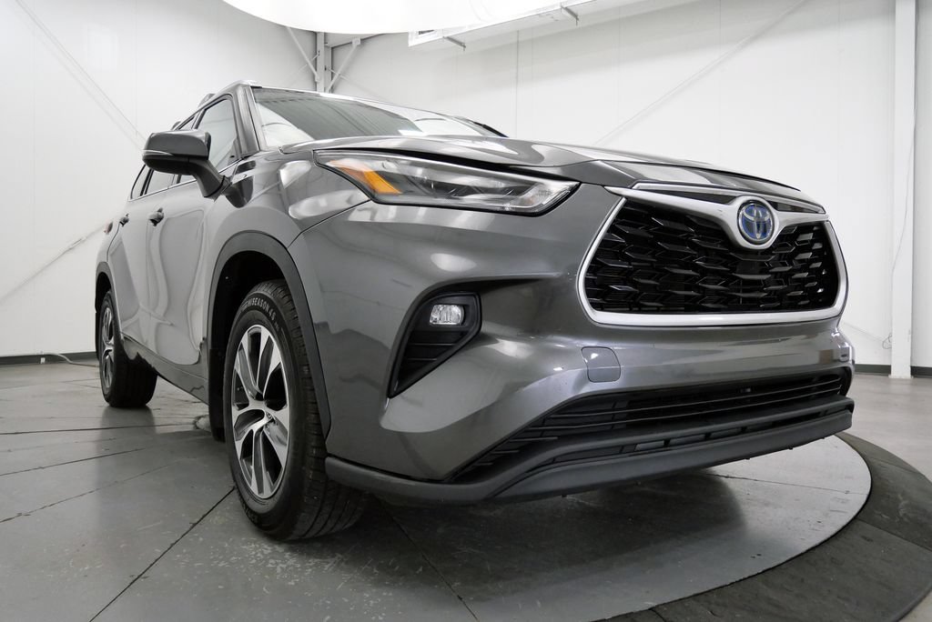 Used 2021 Toyota Highlander XLE AWD/4WD image 42