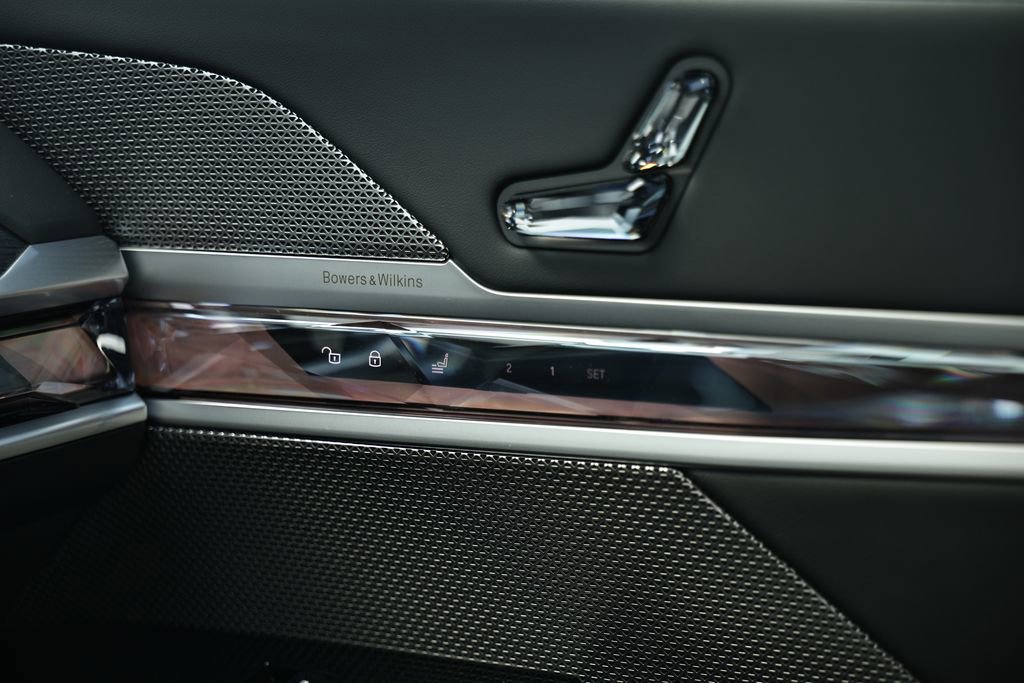 New 2026 BMW 740i w/ Executive Package image 43