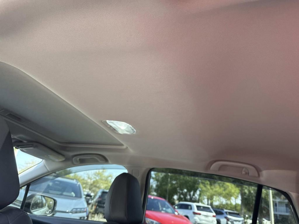 Used 2022 Subaru Crosstrek 2.5i Sport w/ Moonroof Package image 17