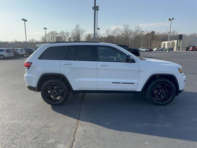 Used 2018 Jeep Grand Cherokee Laredo image 7