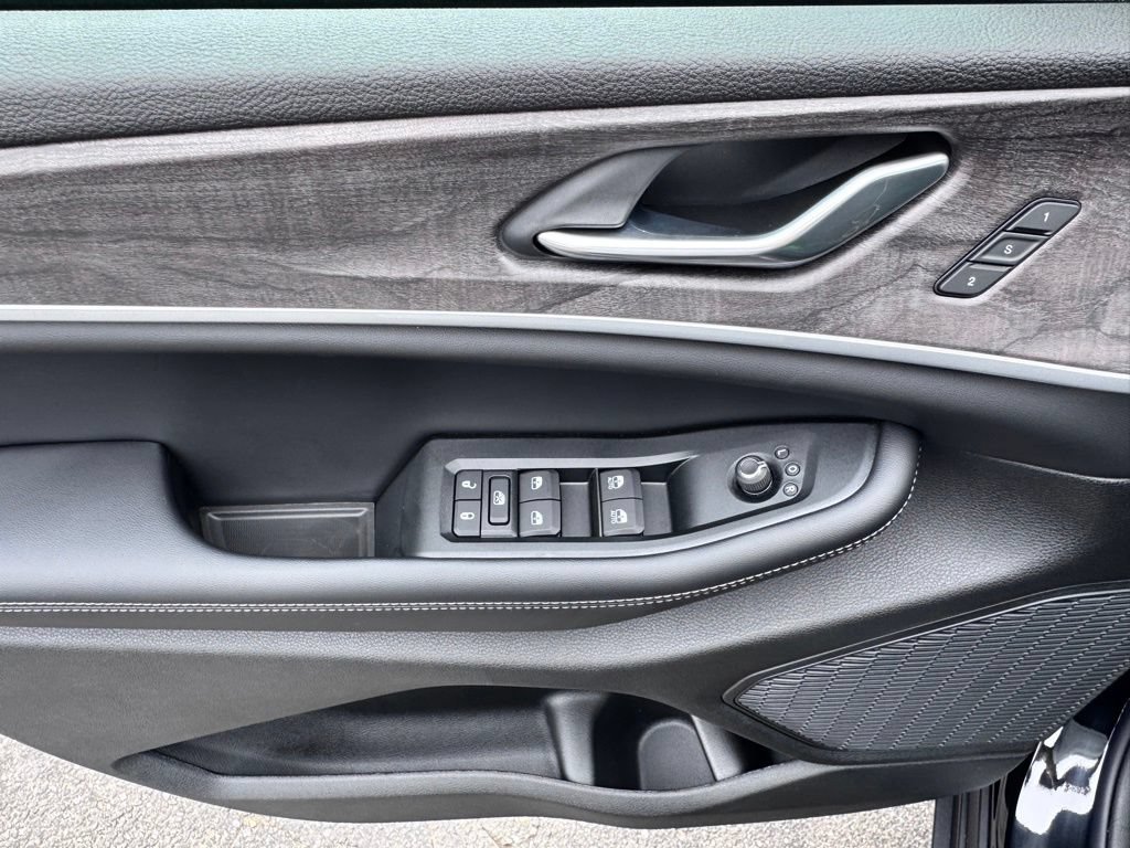 New 2026 Jeep Grand Cherokee Limited AWD/4WD image 9