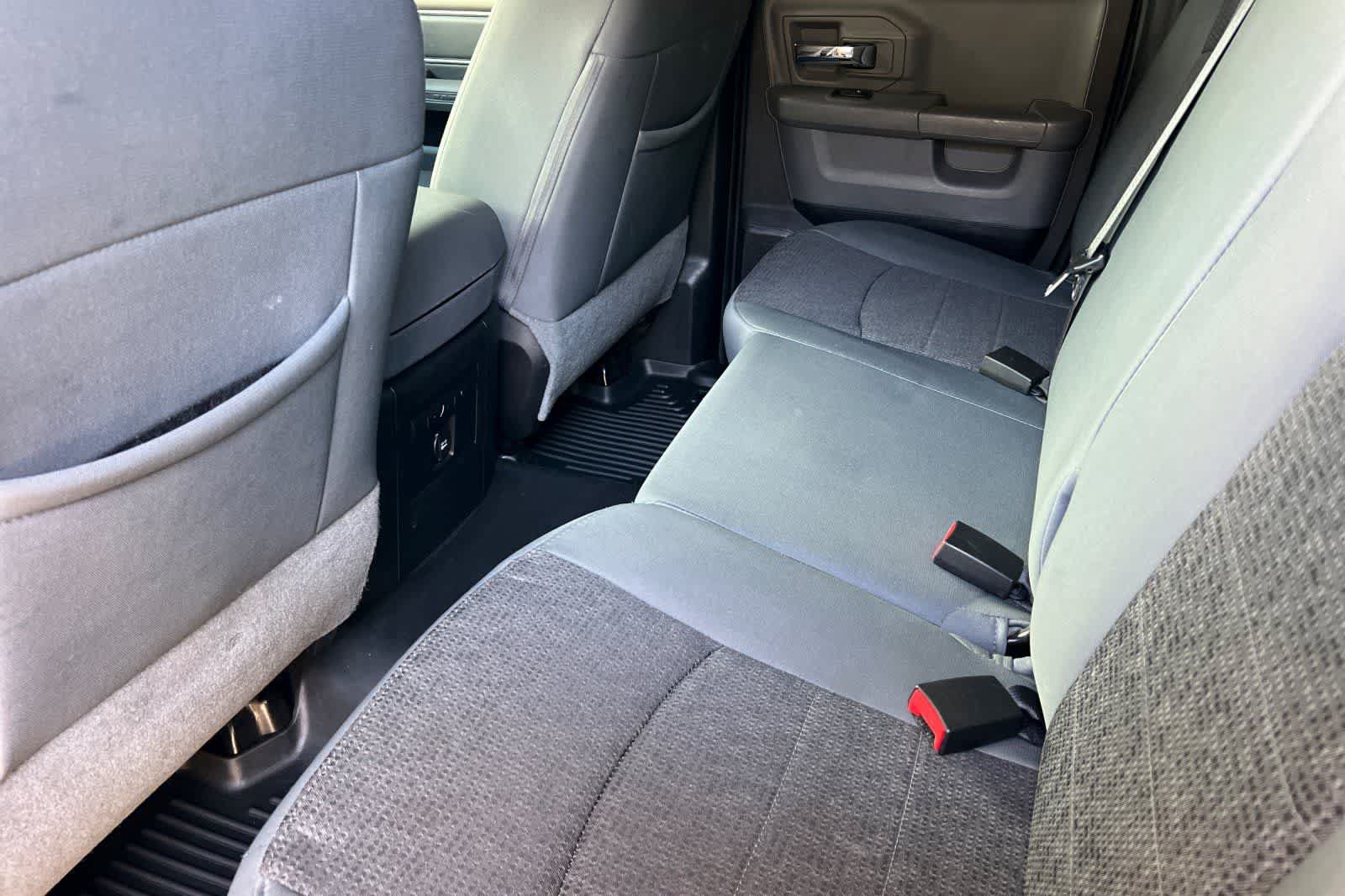 Used 2016 RAM 1500 Big Horn RWD image 5
