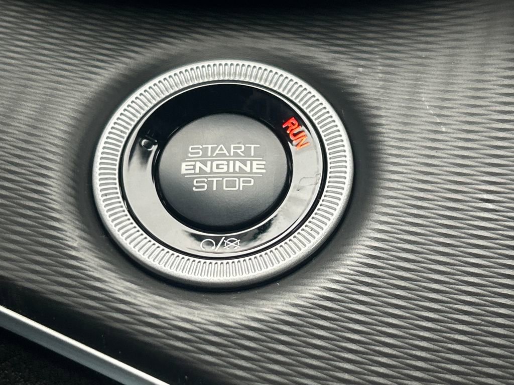 New 2025 Jeep Grand Cherokee Altitude image 8