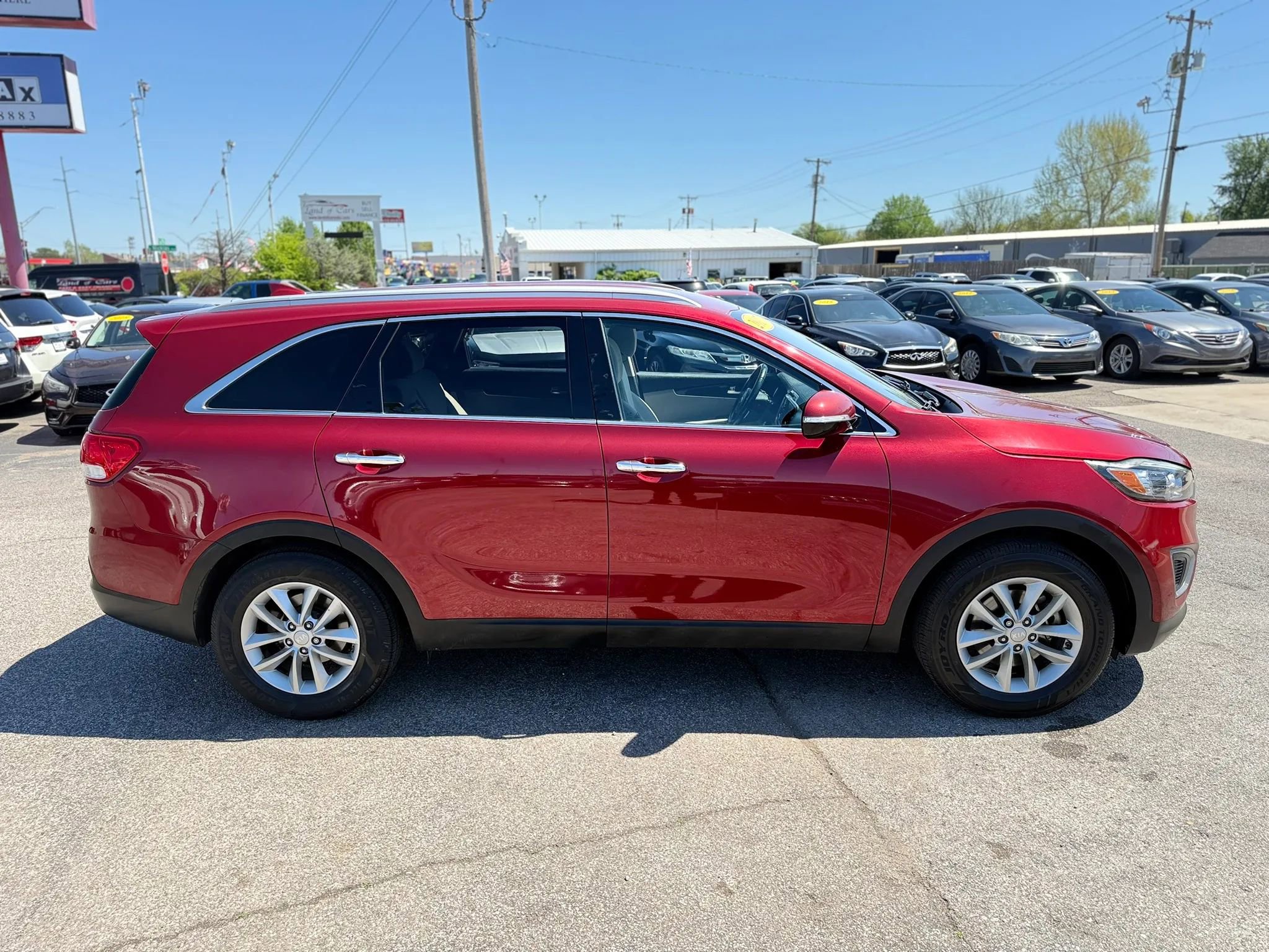 Used 2017 Kia Sorento LX w/ LX Convenience Package image 2