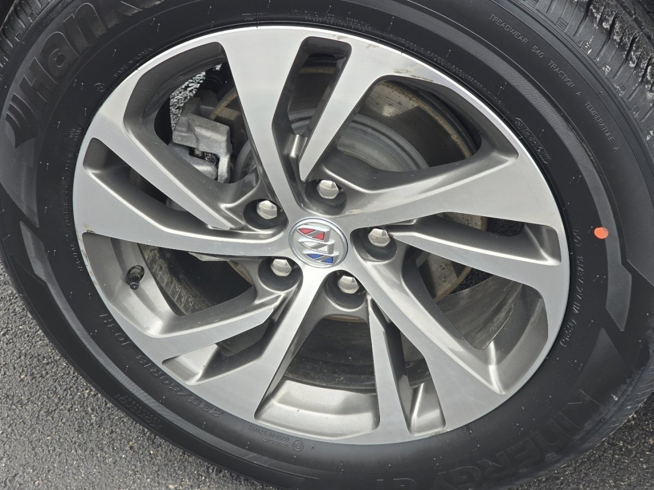 Used 2023 Buick Envision Essence image 10