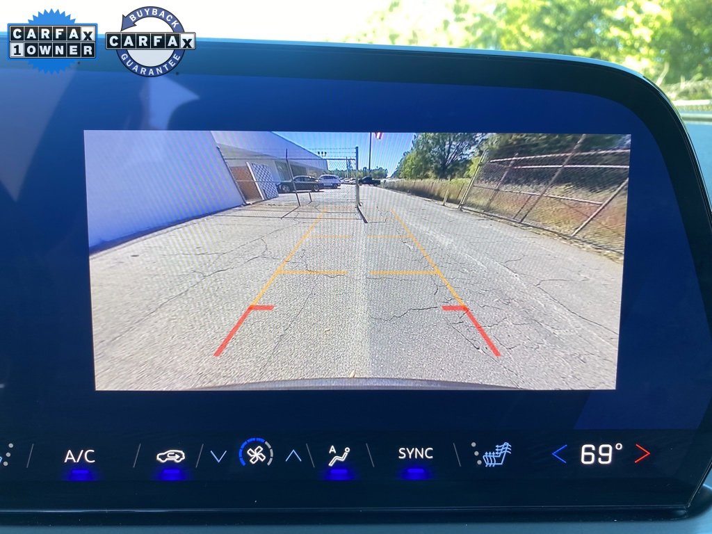 Used 2025 Chevrolet Traverse LT image 37