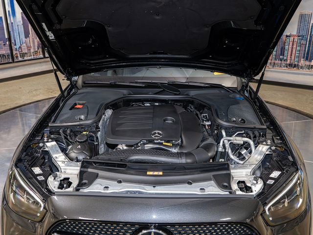 Certified 2022 Mercedes-Benz E 350 4MATIC Sedan image 5