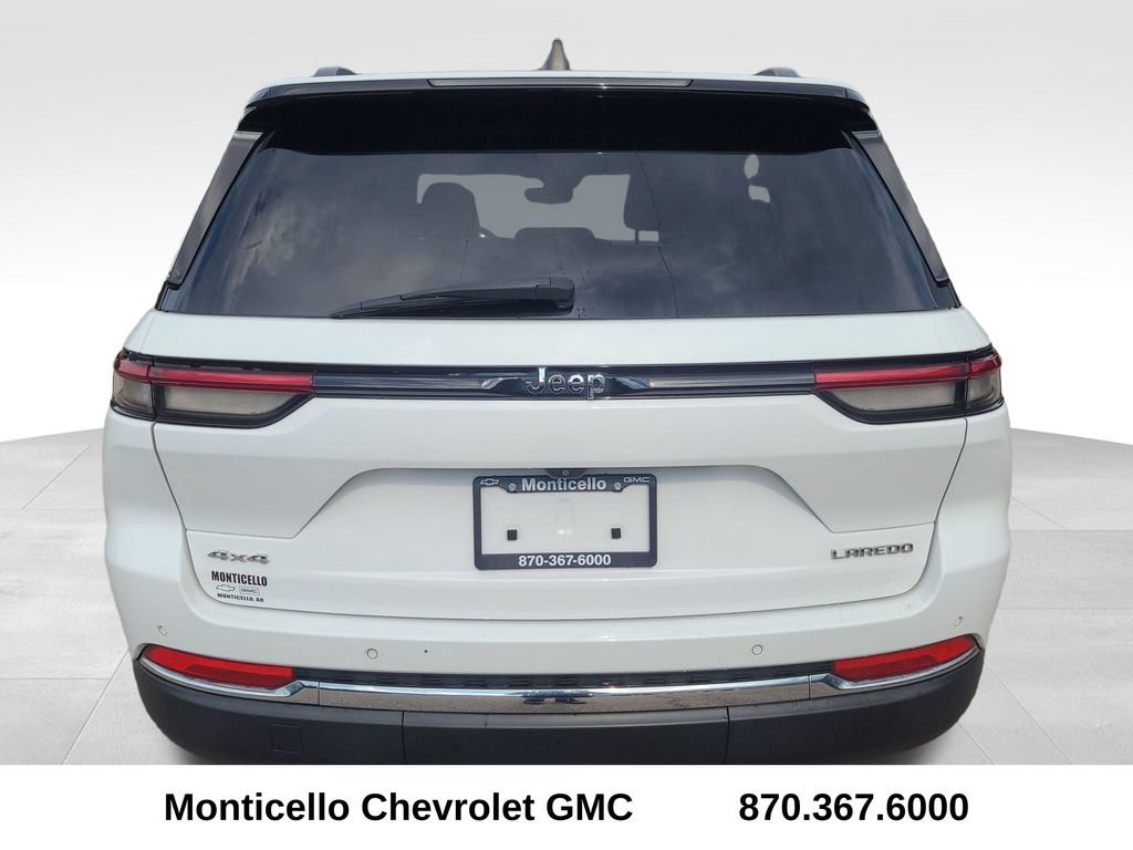 Used 2023 Jeep Grand Cherokee Laredo w/ Luxury Tech Group I AWD/4WD image 6