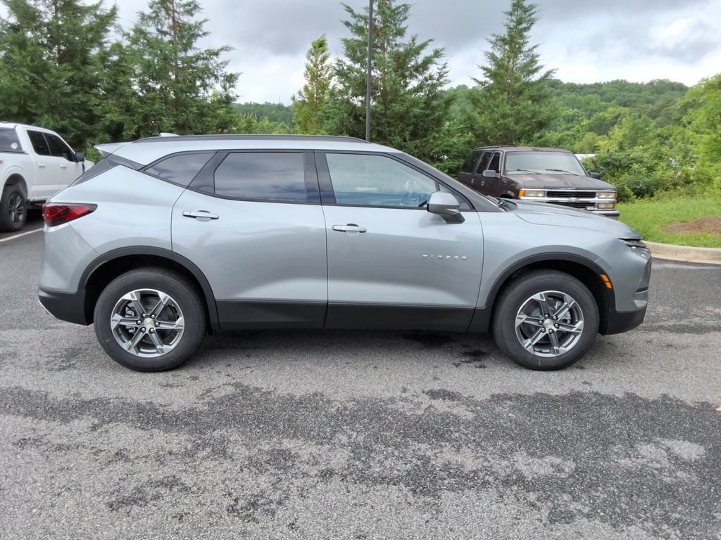 New 2026 Chevrolet Blazer LT w/ Convenience Package FWD image 5
