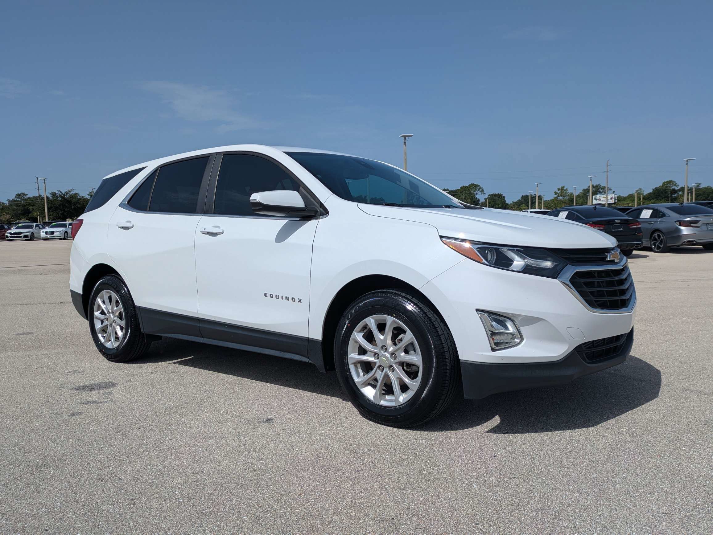 Used 2021 Chevrolet Equinox LT FWD image 2