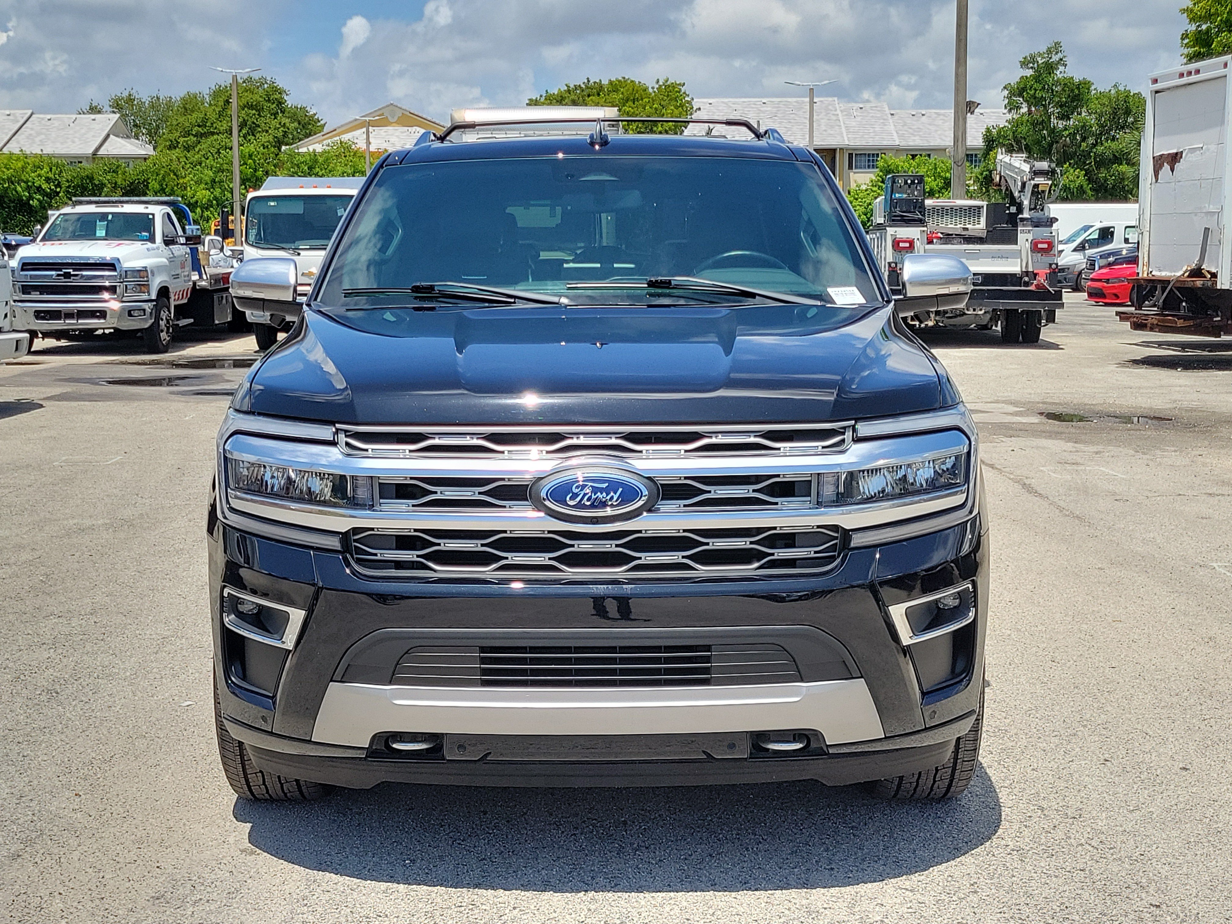 Used 2023 Ford Expedition Platinum AWD/4WD image 8