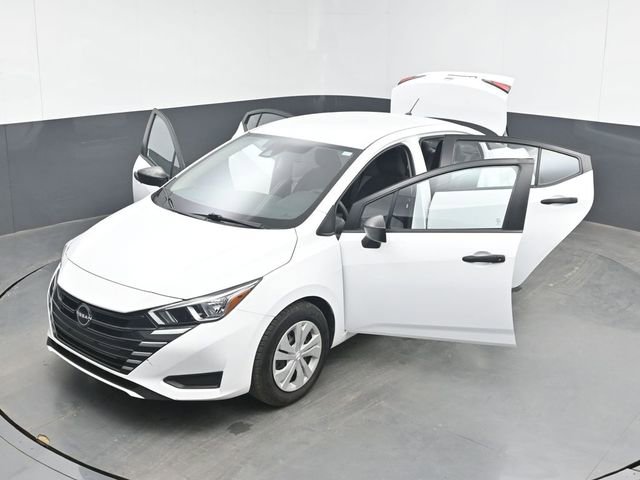 Used 2023 Nissan Versa S FWD image 47