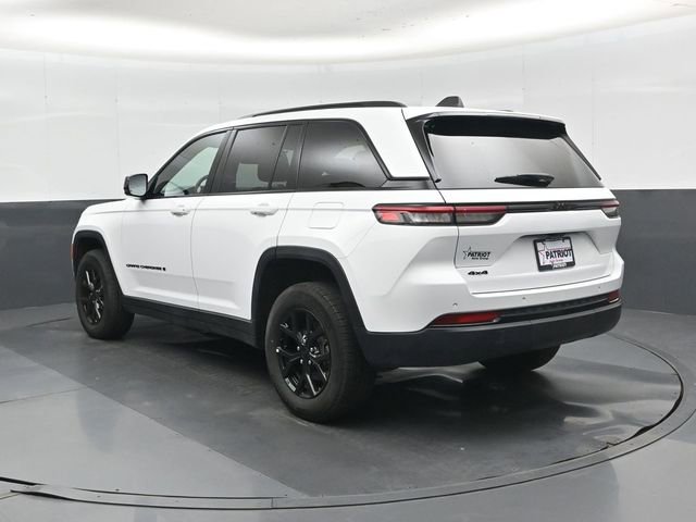 Used 2025 Jeep Grand Cherokee Altitude image 6