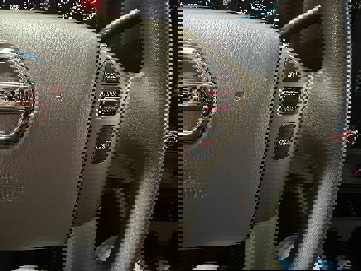 Used 2014 Nissan NV 2500 SV image 28