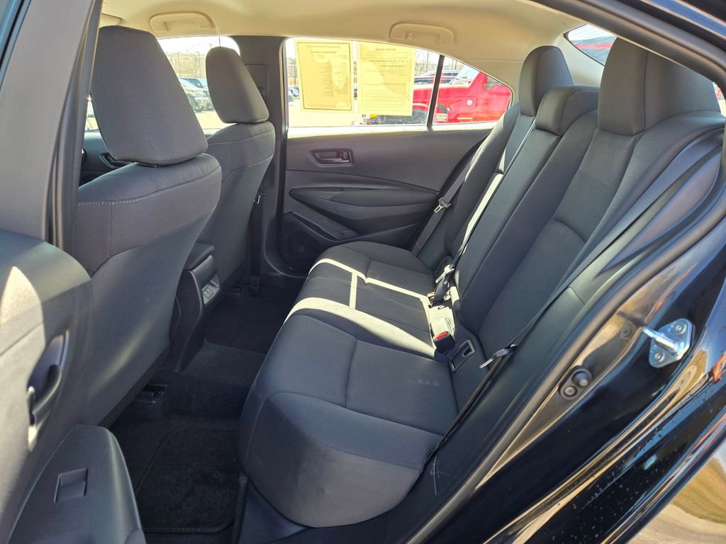 Used 2025 Toyota Corolla LE FWD image 25