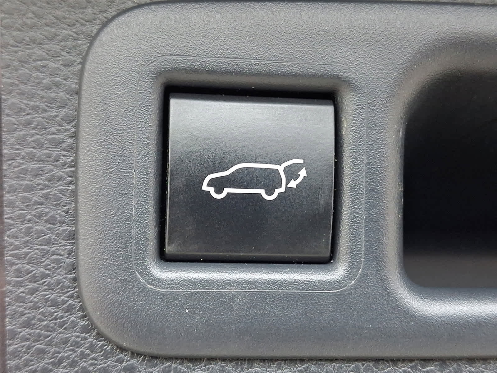Used 2024 Toyota Highlander Platinum image 32