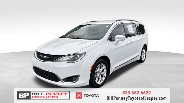 Used 2017 Chrysler Pacifica Touring-L w/ Tire & Wheel Group image 1