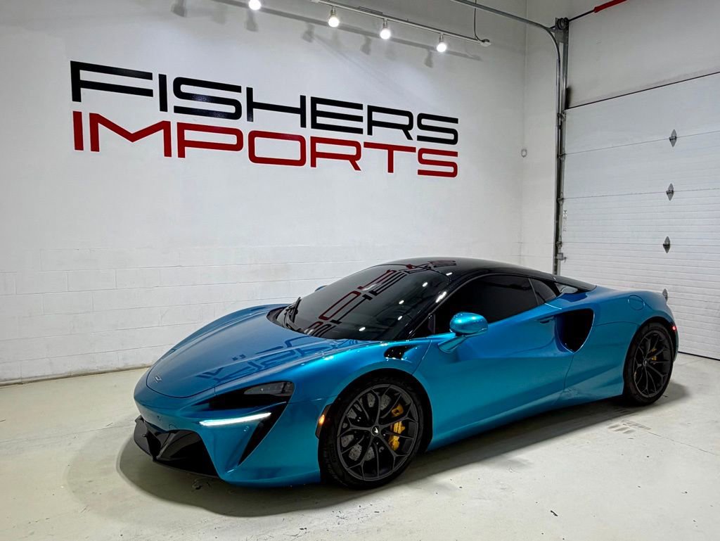 Used 2023 McLaren Artura image 19