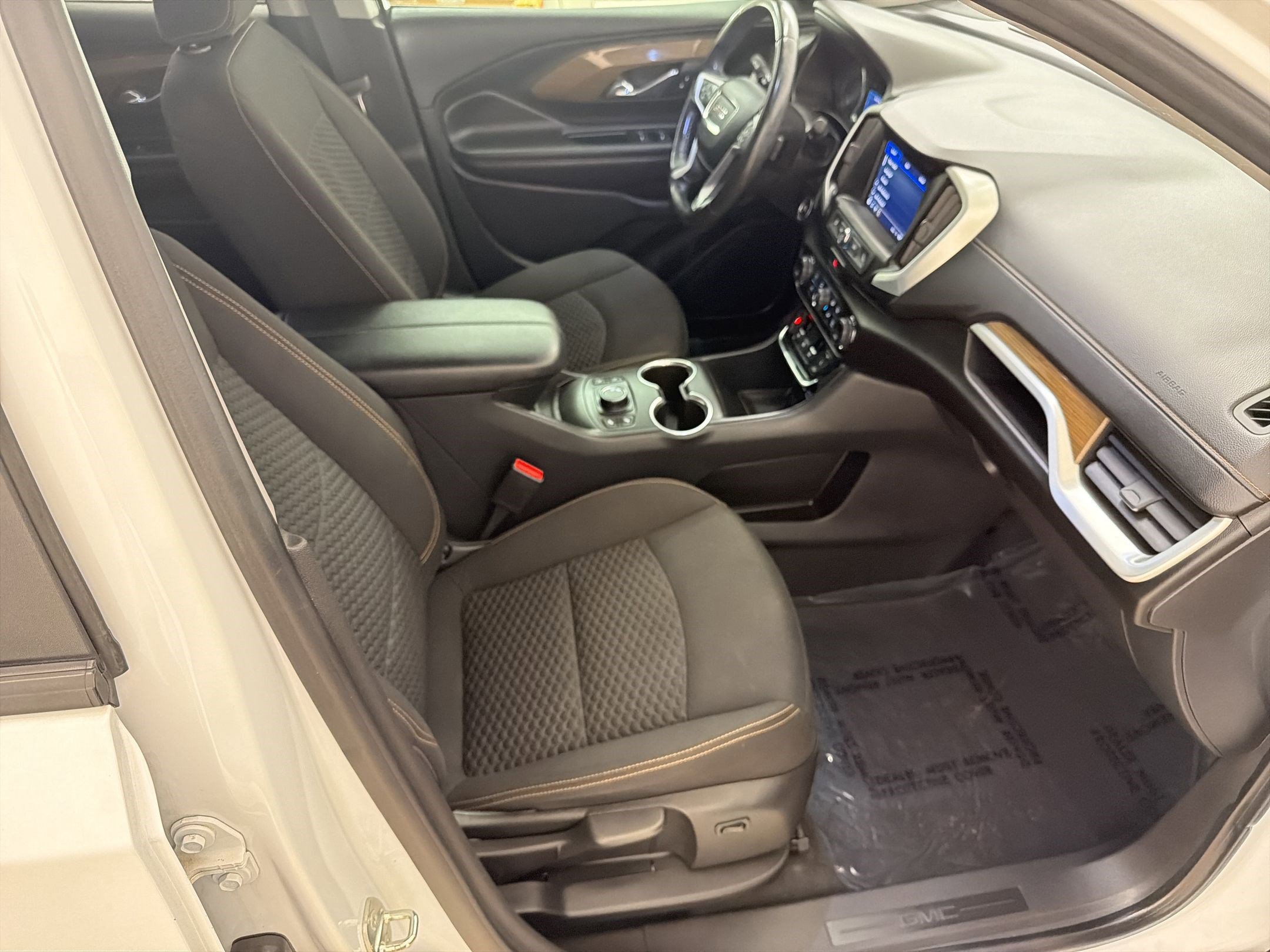 Used 2021 GMC Terrain SLE w/ Driver Convenience Package image 28