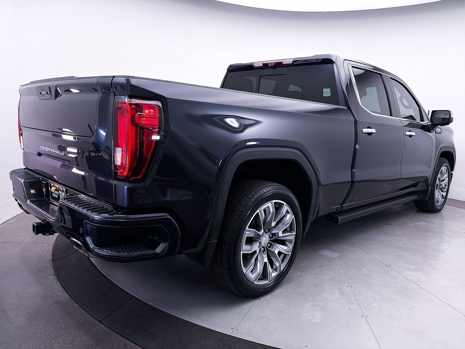 Used 2022 GMC Sierra 1500 Denali w/ Denali Reserve Package AWD/4WD image 18