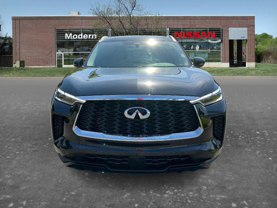 Used 2023 INFINITI QX60 Luxe w/ Cargo Package FWD image 6