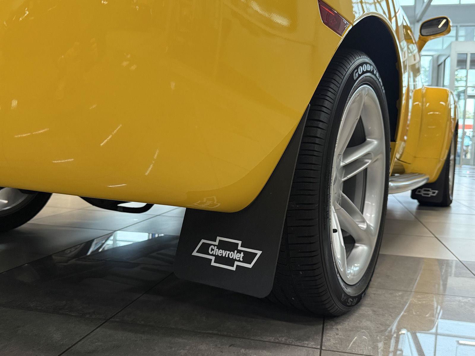 Used 2004 Chevrolet SSR w/ Preferred Equipment Group RWD image 8